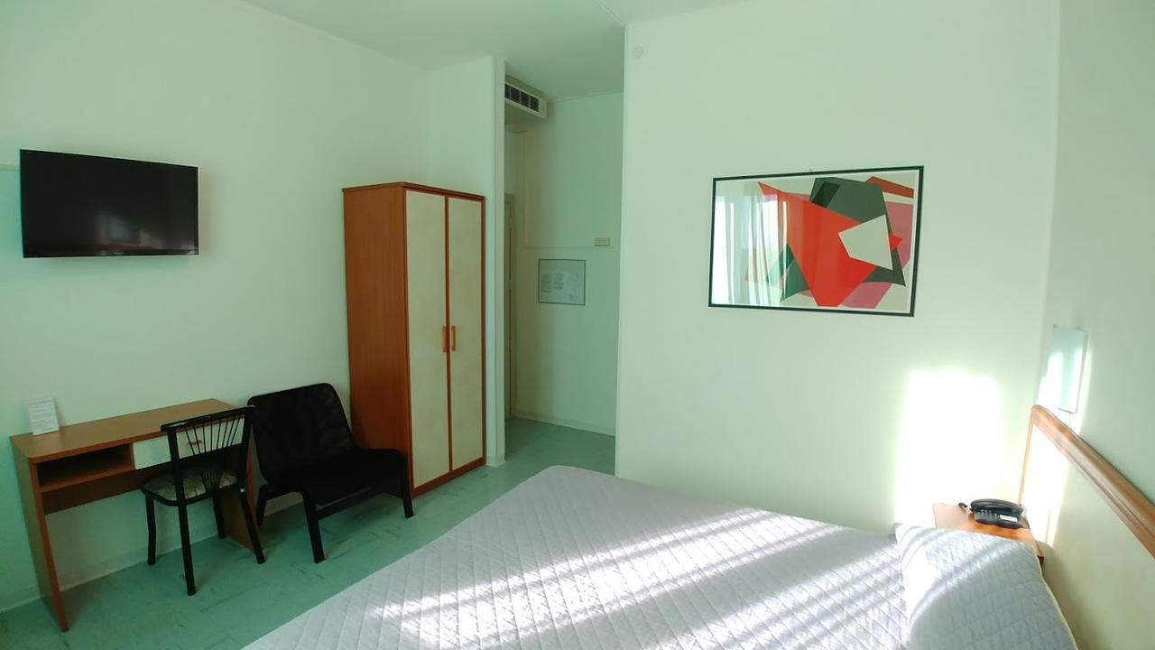 Hotel Marta Forli Luaran gambar